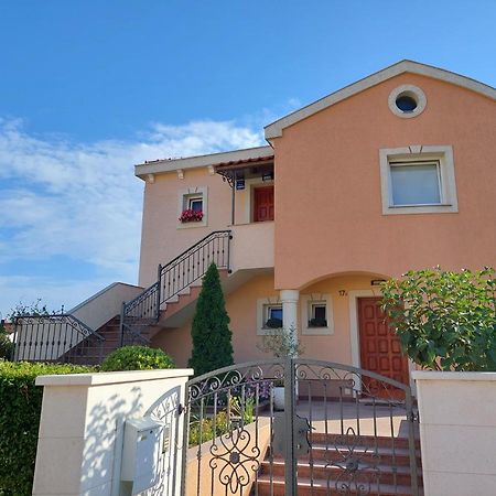 Apartment Polic Szybenik Zewnętrze zdjęcie
